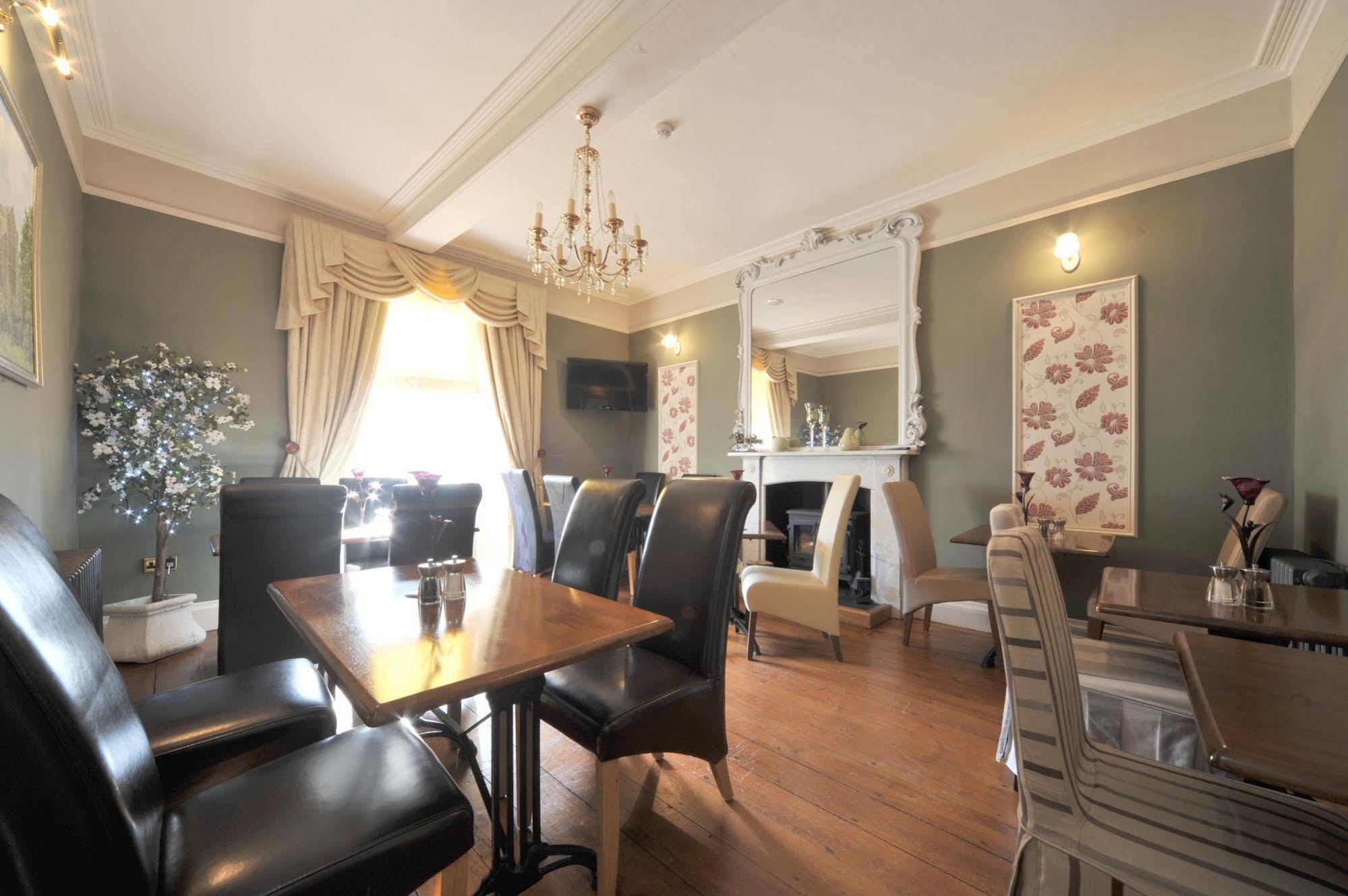 Priory Hotel Картмел Экстерьер фото